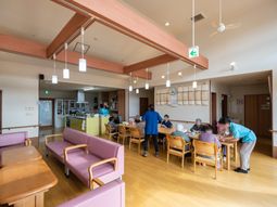 ゆったりとした空間のダイニング