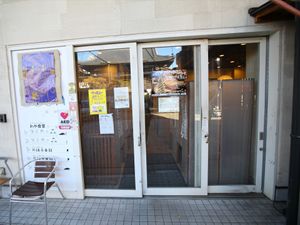 エントランスの自動ドア