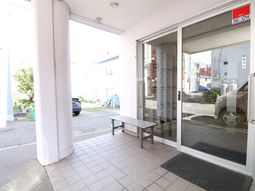 明るいエントランス