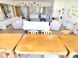 和やかな雰囲気のラウンジ