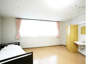 広々とした明るい居室