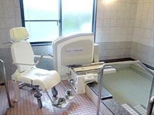 バリアフリー構造の浴室