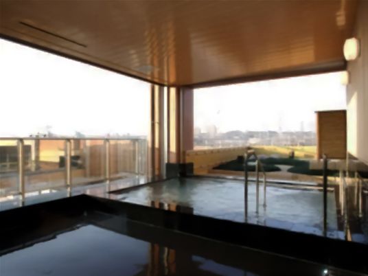 開放的な浴室の風景