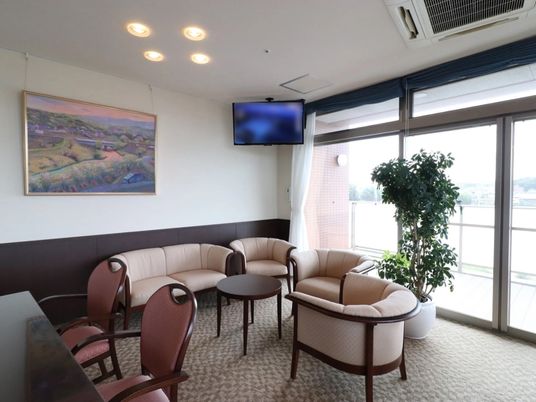 広々とした明るい休憩室