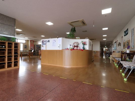 応接エリアの広々としたロビー