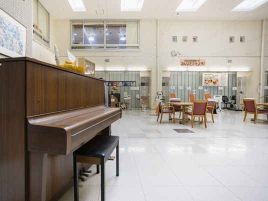 ラウンジの空間