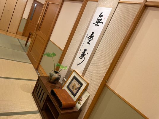 和の設えの廊下