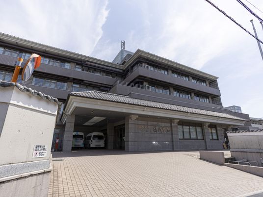 広々とした外観