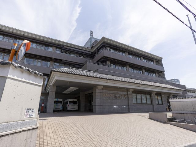 広々とした外観