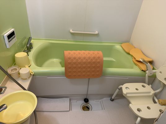 設備の整った浴室
