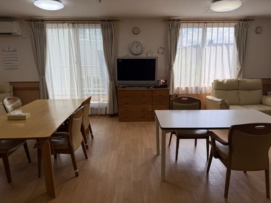 広々としたラウンジ