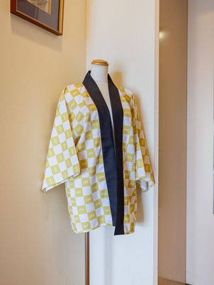 和服のマネキンがある廊下  