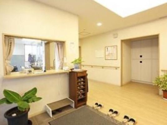 エントランスの明るい空間