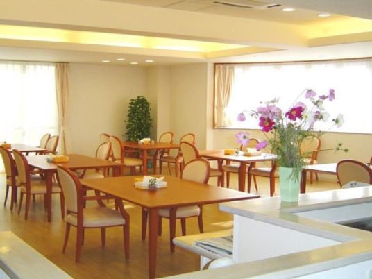 明るいダイニングルーム