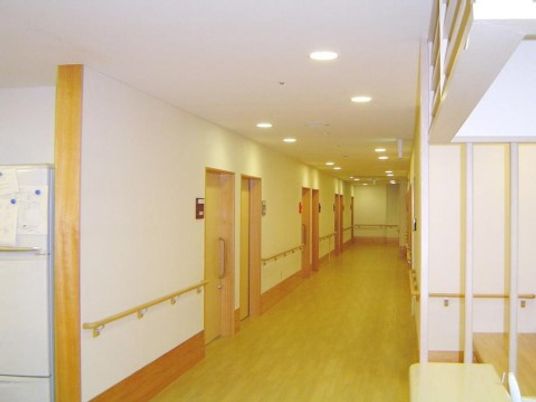 清潔感ある廊下