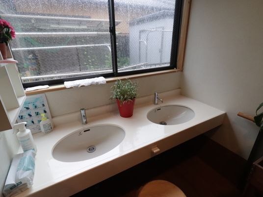 綺麗な共用洗面台