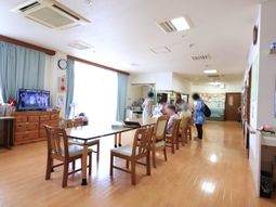 共有スペースと明るい日差し