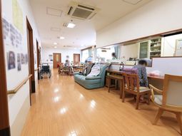 温もりある共有スペース