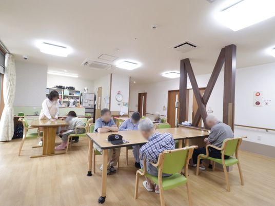 共有ダイニングの日常風景