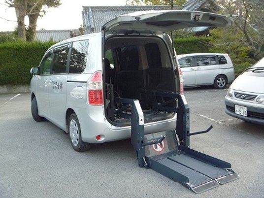 車いす対応車両の外観  