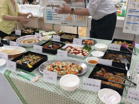 食事準備中の様子