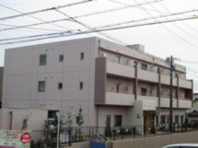 ゆったり生活外観 外観 清潔感のある建物の外観です。落ち着いた色合いで周囲の環境にも馴染んでいます。