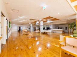 広々とした明るい多目的室