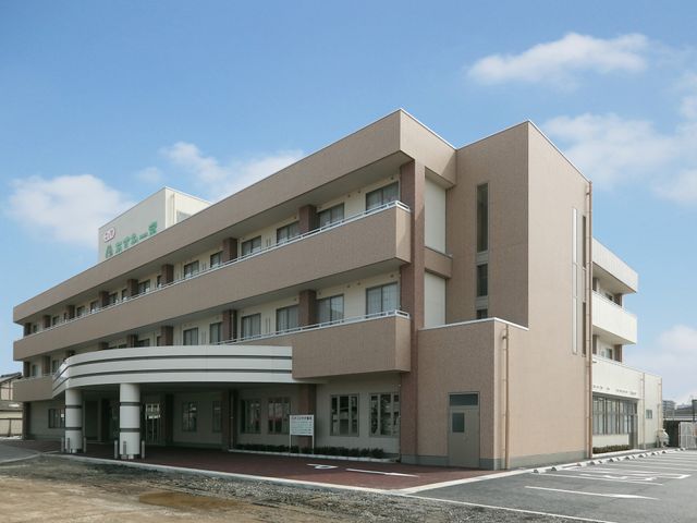 ゆったり外観の建物 外観 広々としたアプローチが印象的な安らぎの空間です。未来の職場としてご検討ください。