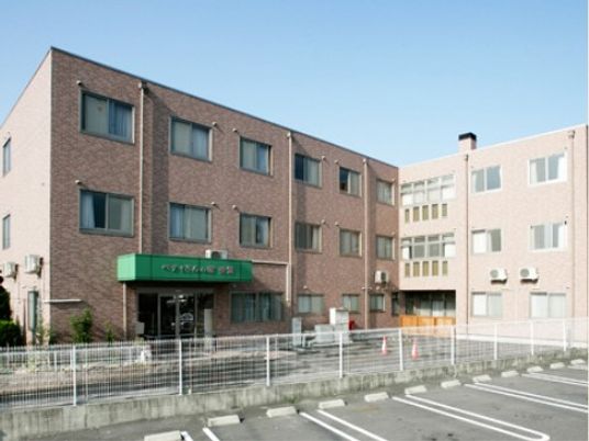 広々とした施設の外観