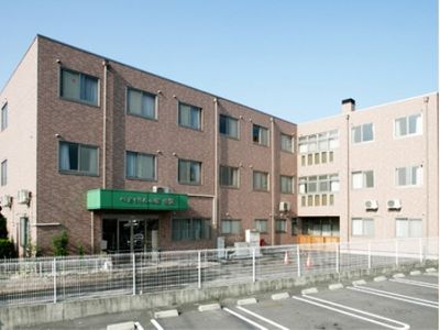 広々とした施設の外観