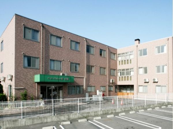 広々した明るい外観