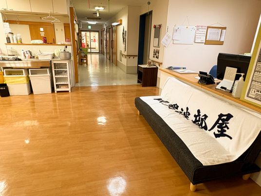 温かい雰囲気のロビー