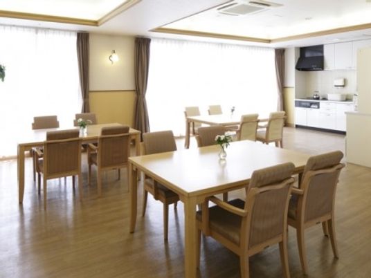 清潔感あるダイニングスペース