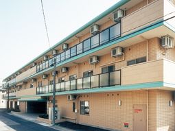 多階建ての建物外観