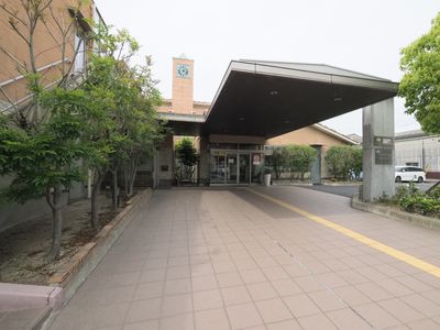 入口付近の広場