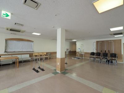 機能訓練室の広々空間