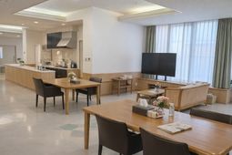 広々としたラウンジ