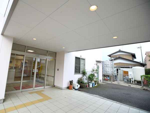 エントランスと周辺環境