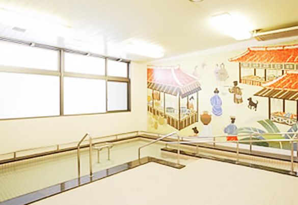 明るい湯浴み場