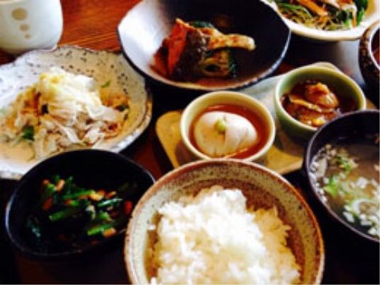 和風の健康的な食事