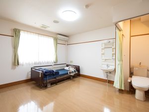 明るく清潔な居室