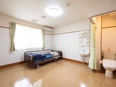 明るく清潔な居室