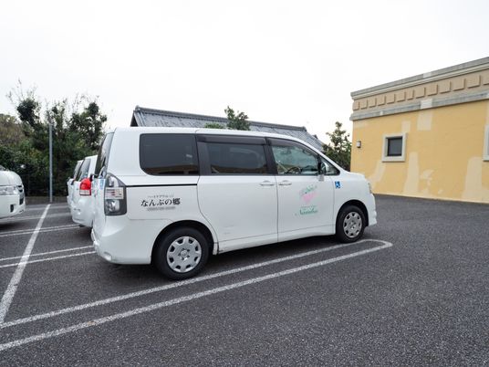 介護施設の送迎車
