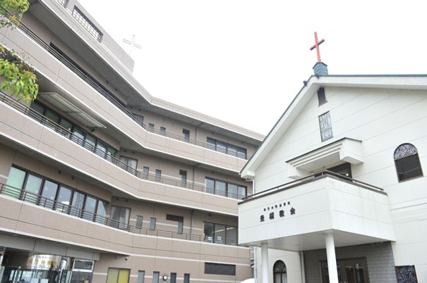 教会が隣接する外観