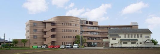 広々とした建物外観