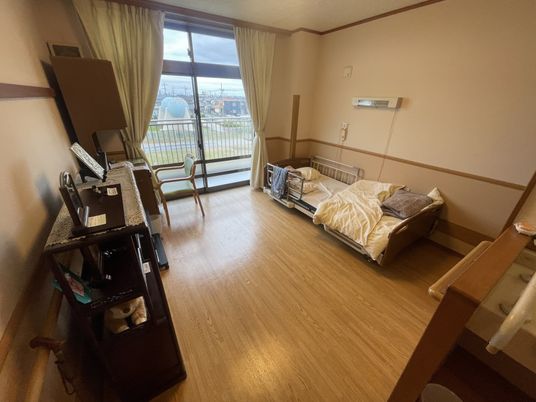 陽光が差し込む居室