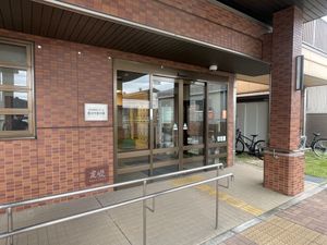 入口のエントランス