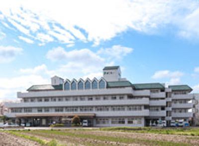 爽やかな青空の建物外観