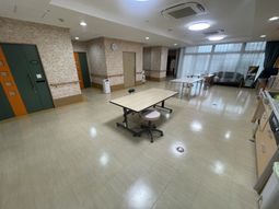 シンプルなダイニングルーム