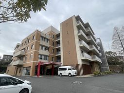 モダンな建物の外観